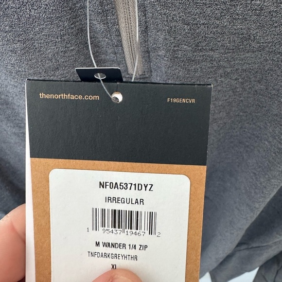 North Face lightweight 3/4 zip Pullover - Picture 5 of 6